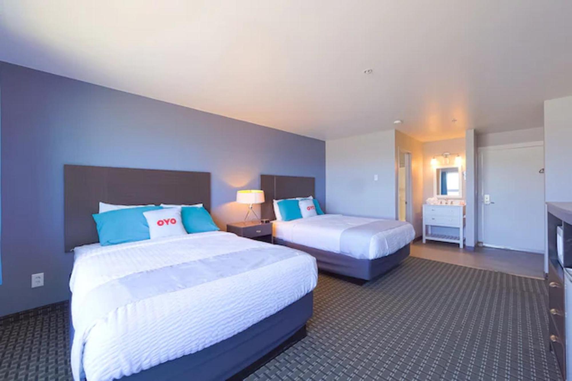 Oyo Waves Hotel Newport Or - Nye Beach ภายนอก รูปภาพ