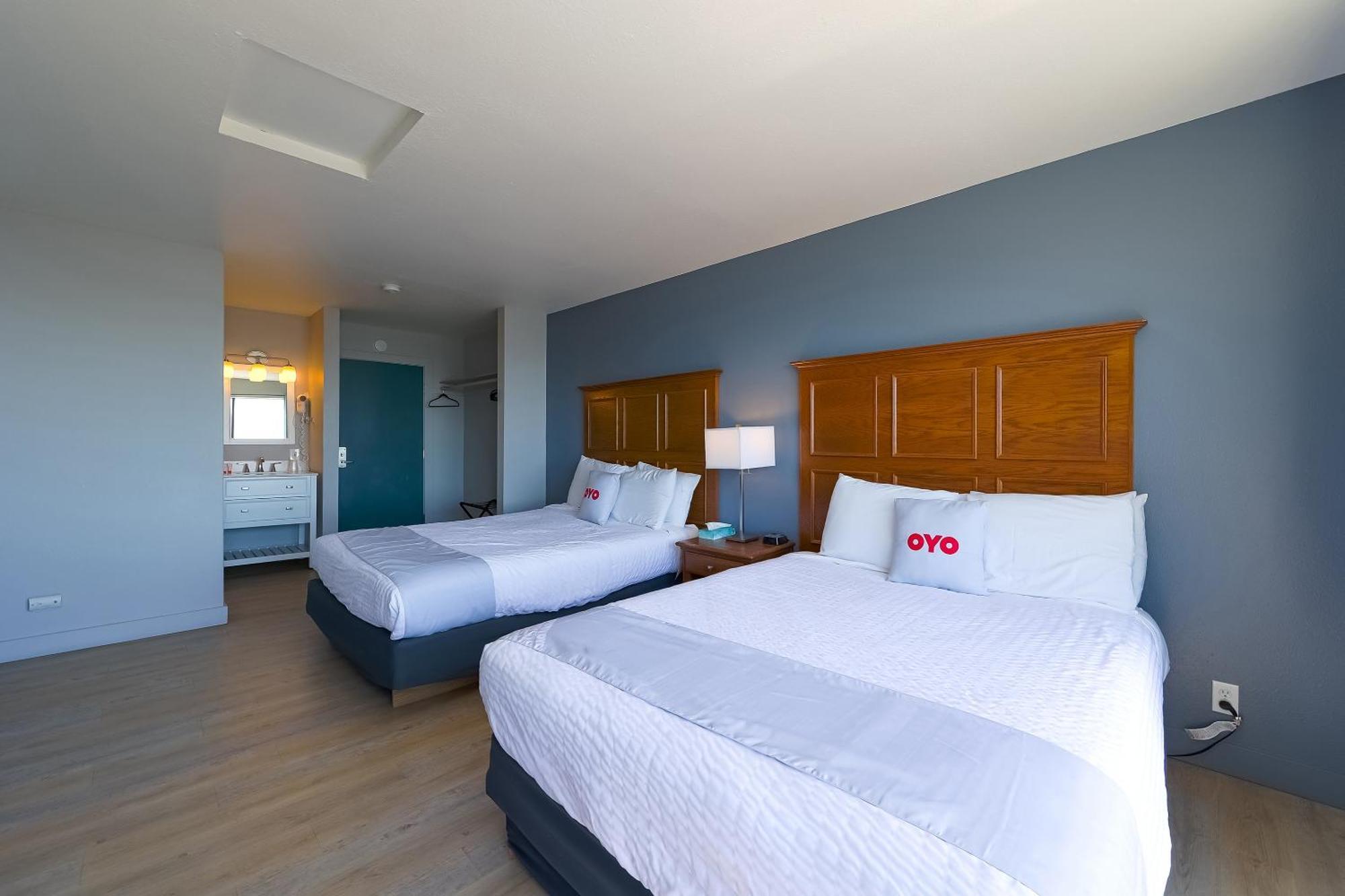 Oyo Waves Hotel Newport Or - Nye Beach ภายนอก รูปภาพ