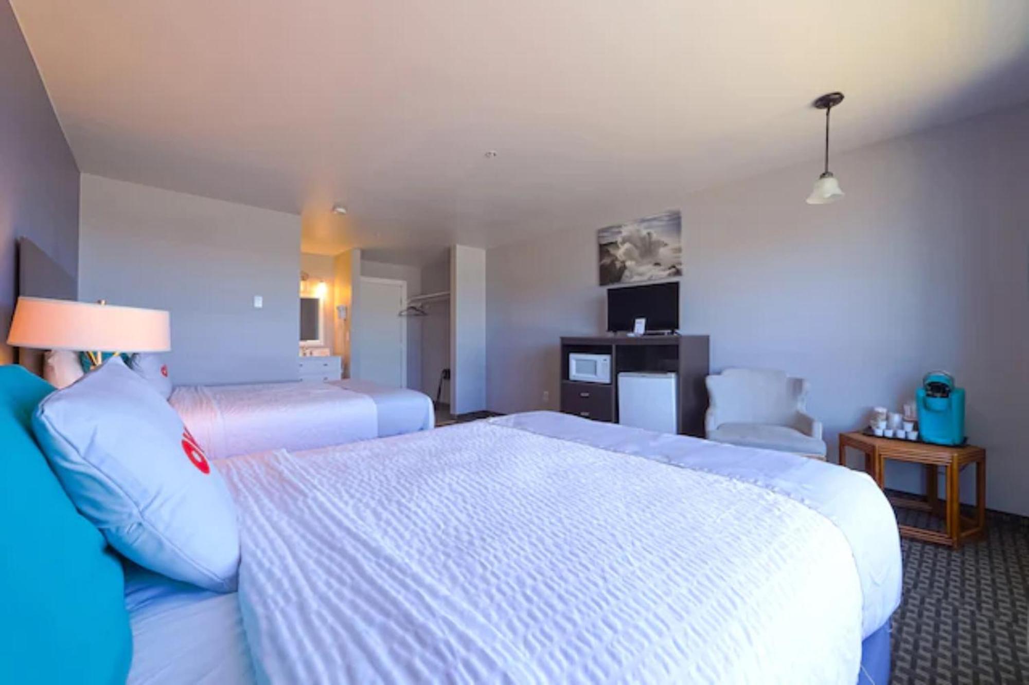 Oyo Waves Hotel Newport Or - Nye Beach ภายนอก รูปภาพ