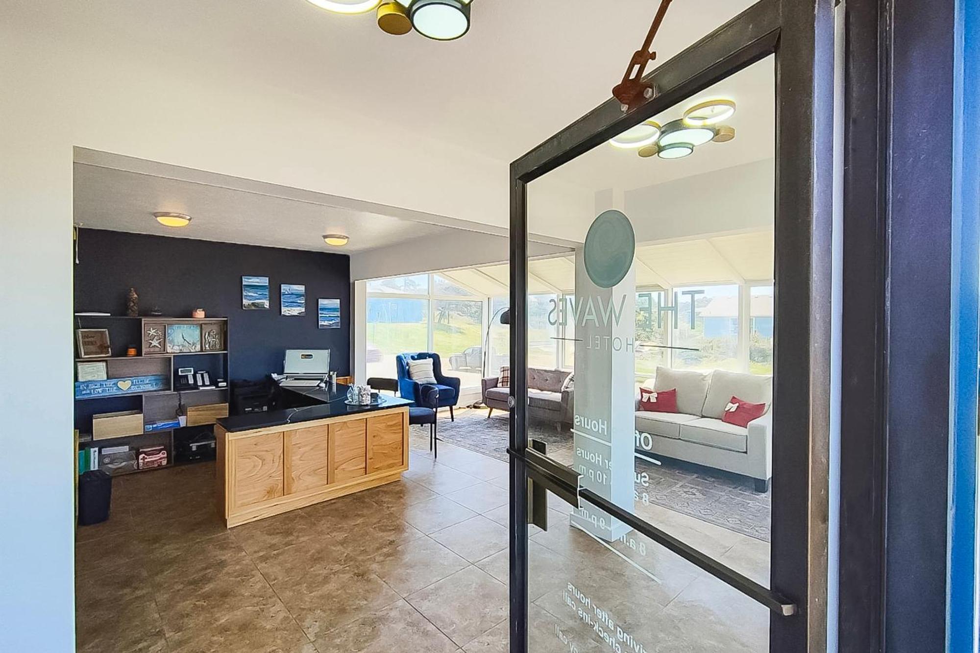 Oyo Waves Hotel Newport Or - Nye Beach ภายนอก รูปภาพ