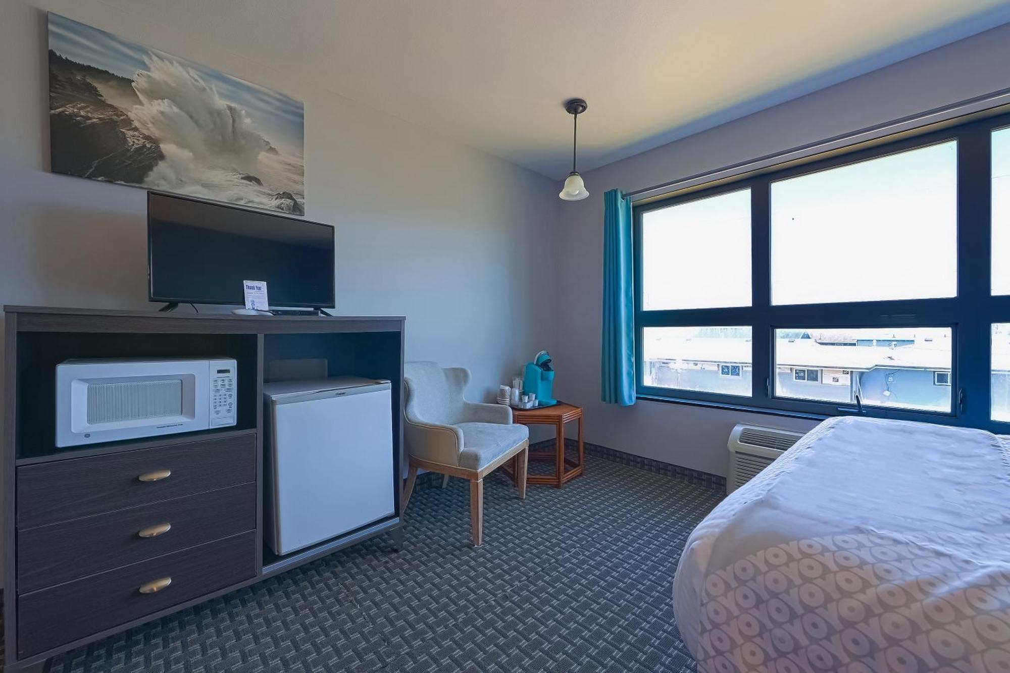 Oyo Waves Hotel Newport Or - Nye Beach ภายนอก รูปภาพ