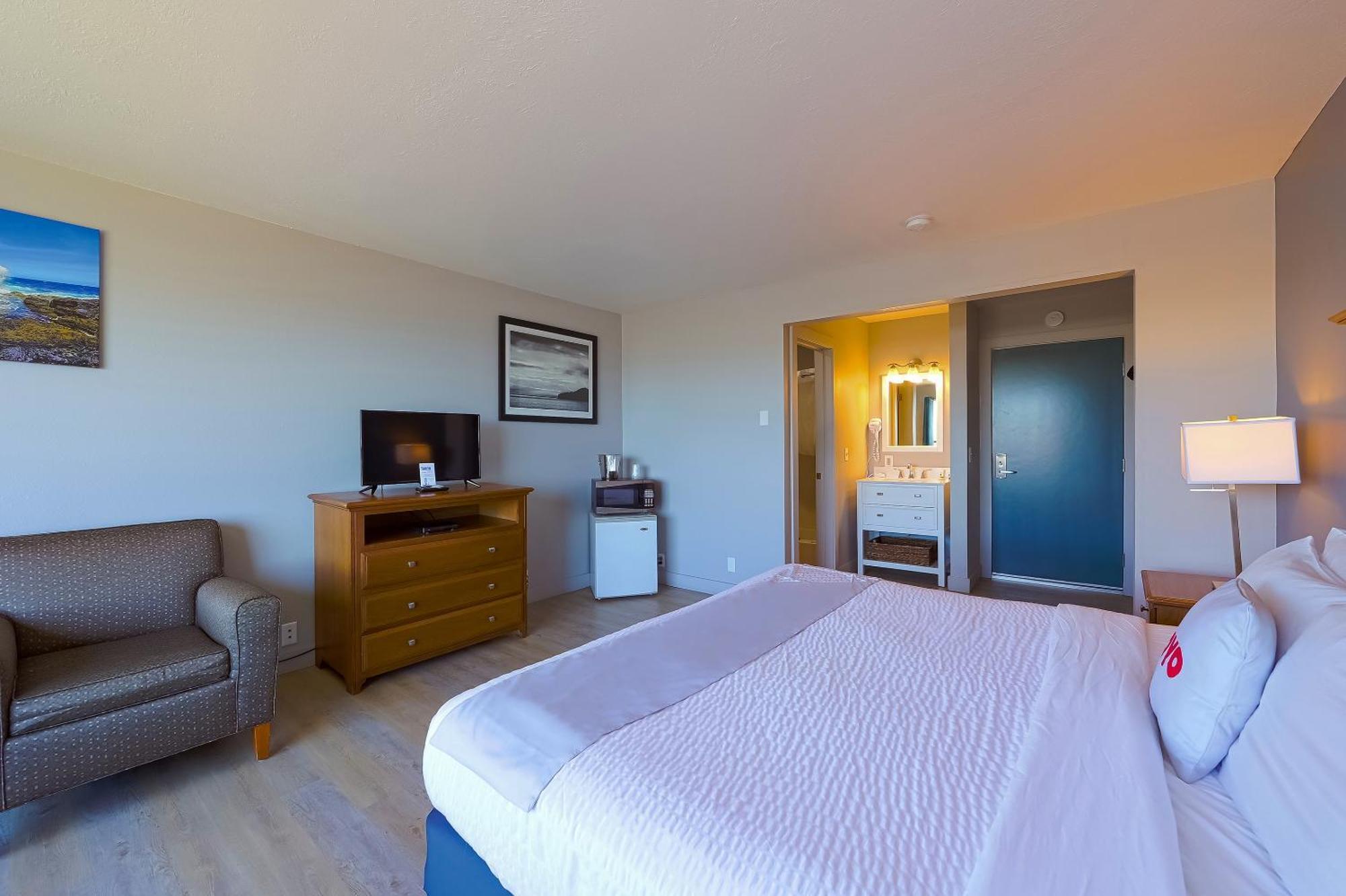 Oyo Waves Hotel Newport Or - Nye Beach ภายนอก รูปภาพ